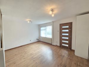 Lounge- click for photo gallery